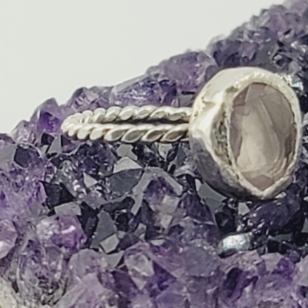 ROSE QUARTZ CRYSTAL RING HANDMADE IN STERLING SILVER METAL WITH TWISTED BAND 6.5 - Picture 4 of 5
